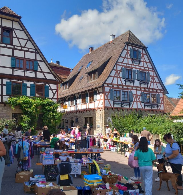 Auch die Kinder beim Kinderflohmarkt haben reichlich verkauft und hatten Spaß beim „Geschäfte machen“.