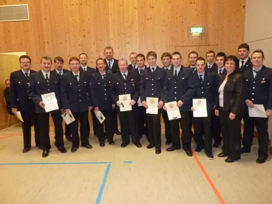 Am 18. Februar konnte Feuerwehrkommandant Jens Marquardt wieder zahlreiche Ehrengäste in der Turn-und Sporthalle Großaltdorf begrüßen.