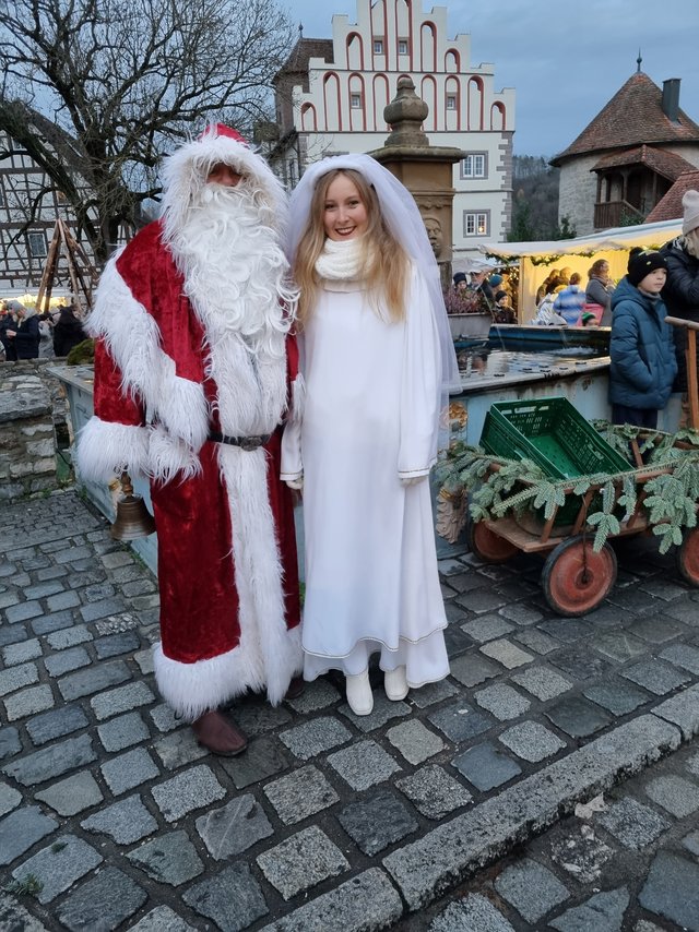 Christkind und Nikolaus