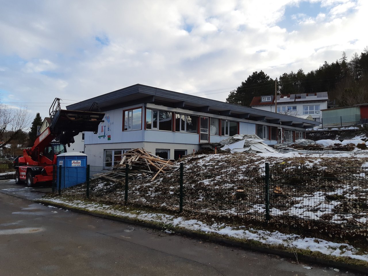 Bereits im vergangenen Winter begannen die Abbrucharbeiten an der Kindetagesstätte in Talheim