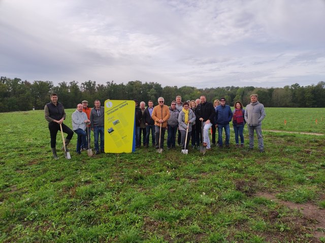 Spatenstich-Veranstaltung am 04.10.2022 auf dem Baugelände der Freiflächen-Photovoltaikanlage «Strütäcker». 