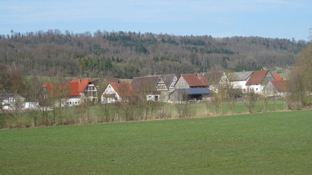 Blick auf Schneckenweiler von Feld