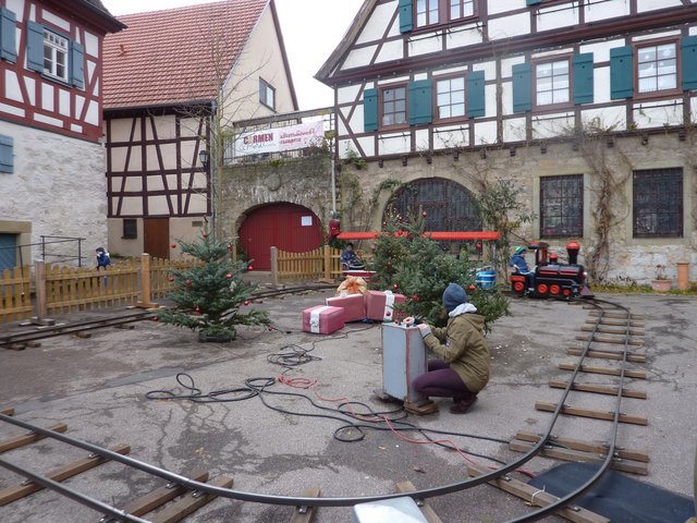 Ein voller Erfolg war die erstmals auf dem Christkindlesmarkt angebotene Kindereisenbahn.