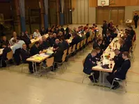 Am 18. Februar konnte Feuerwehrkommandant Jens Marquardt wieder zahlreiche Ehrengäste in der Turn-und Sporthalle Großaltdorf begrüßen.